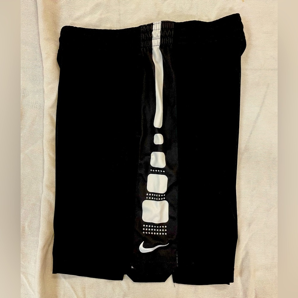 NIKE elite men’s size XL dri-fit black athletic shorts